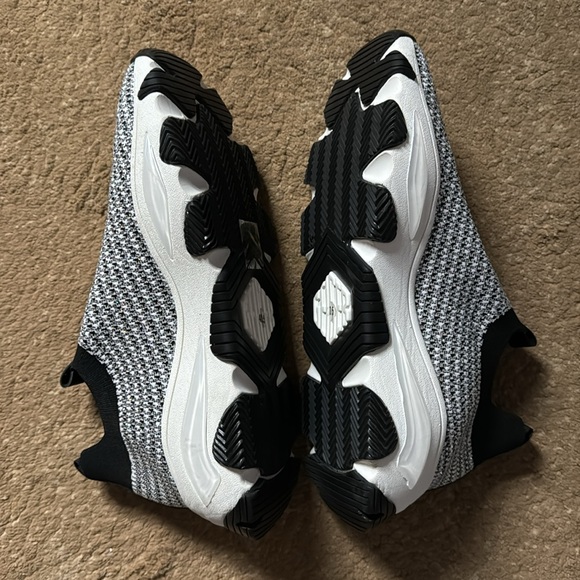 GORGEOUS Kurt Geiger Slip On Sneakers - Picture 3 of 8